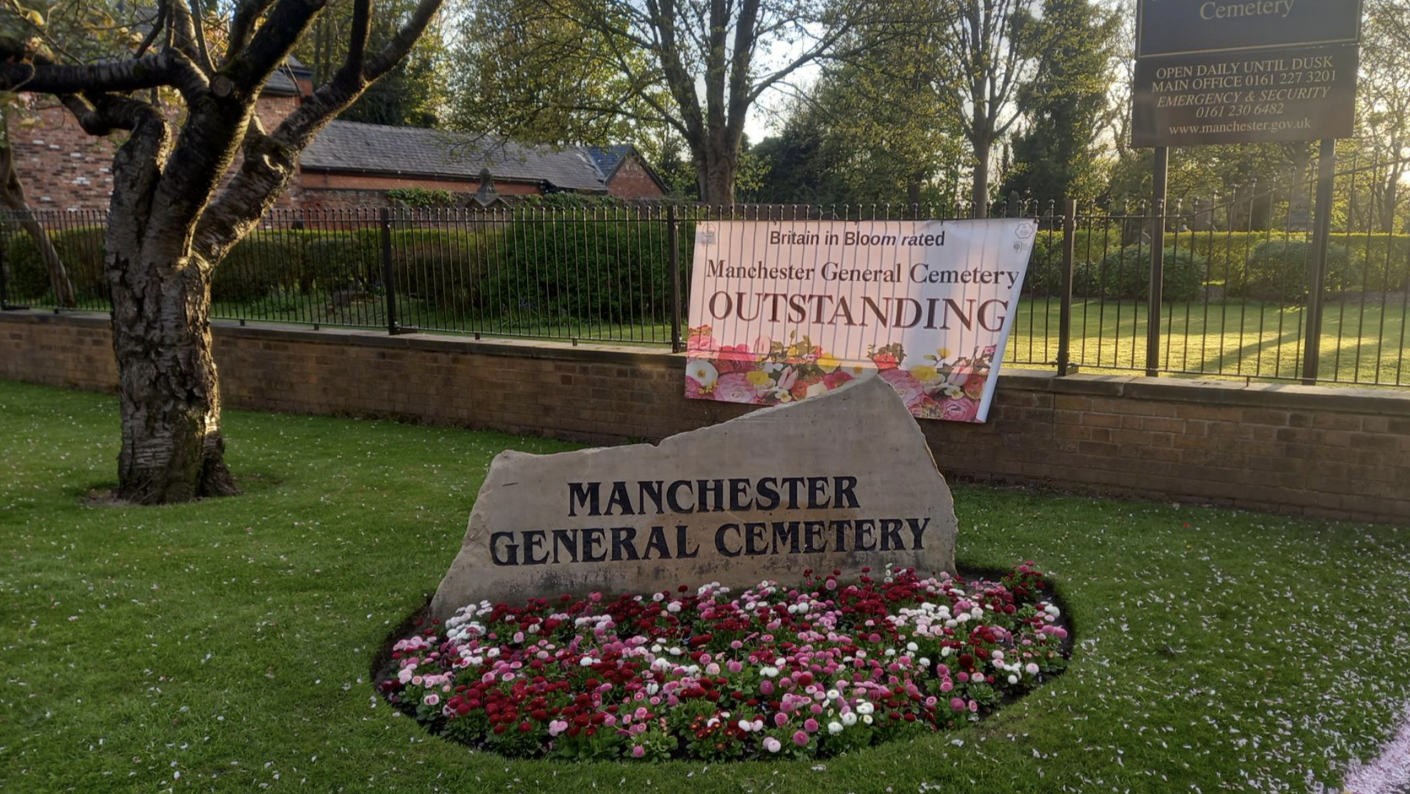 Picture to the entrance of Manchester General Cemetery.