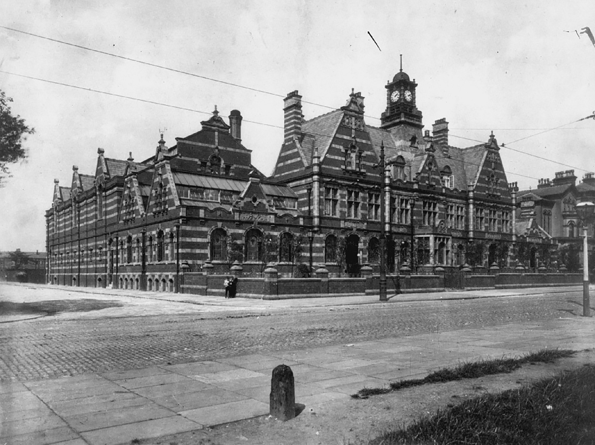 Photo the henry price 1906 building -victoria baths