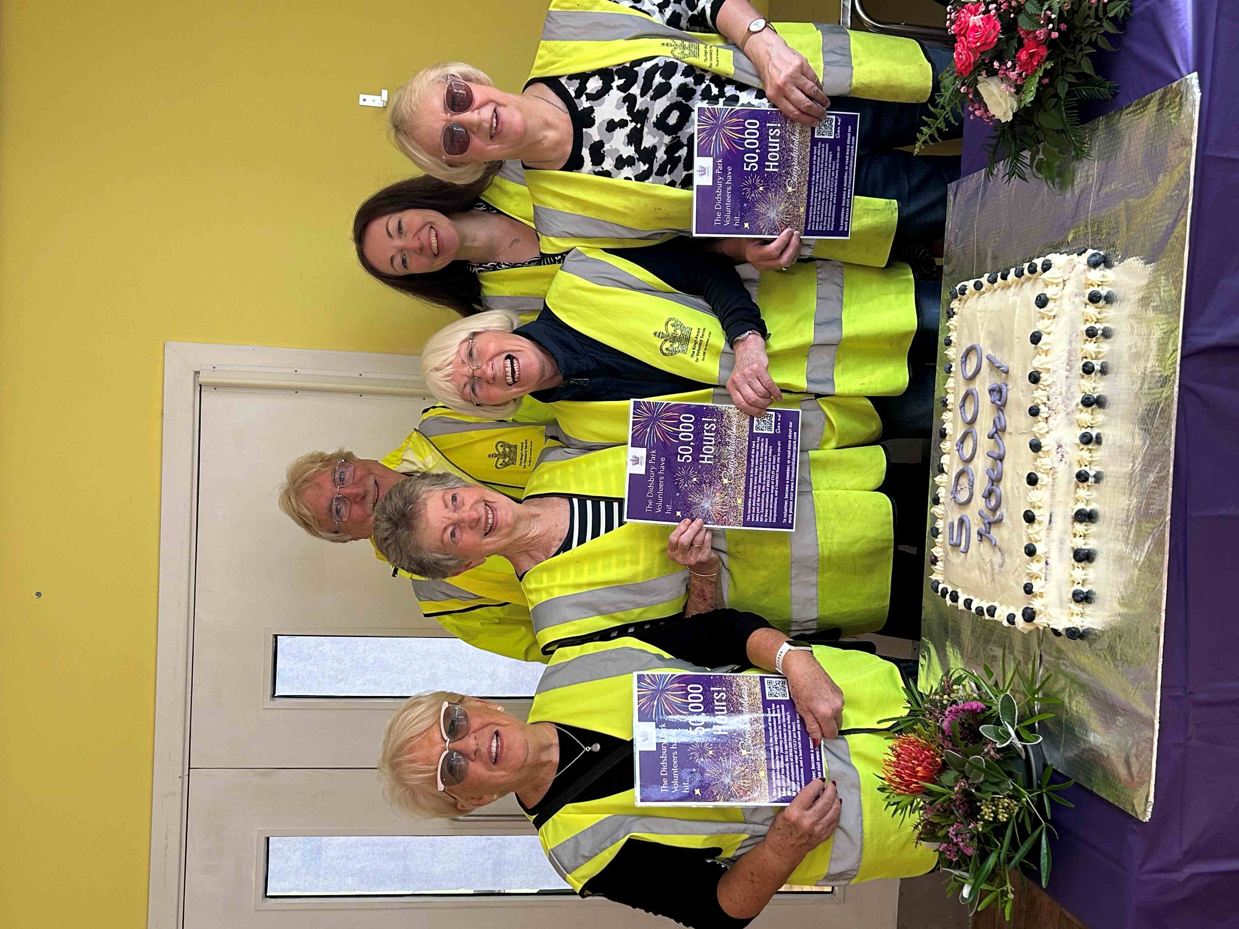 Disbury_Park_volunteers_with_cake